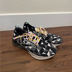 Brooks Levitate StealthFit 6